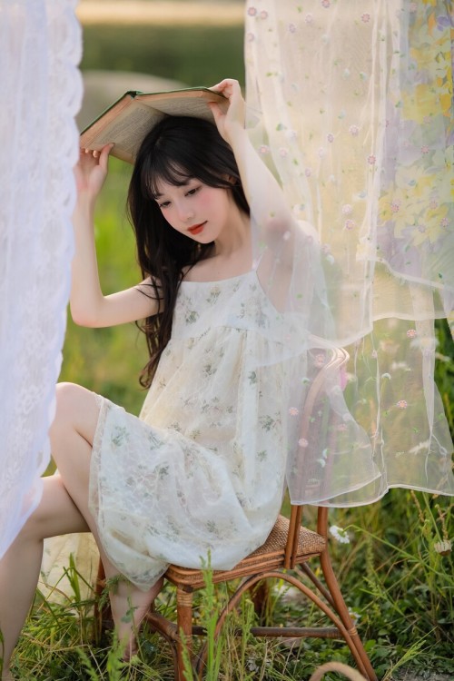 Asian Girl Indoor Art Photography (4430)