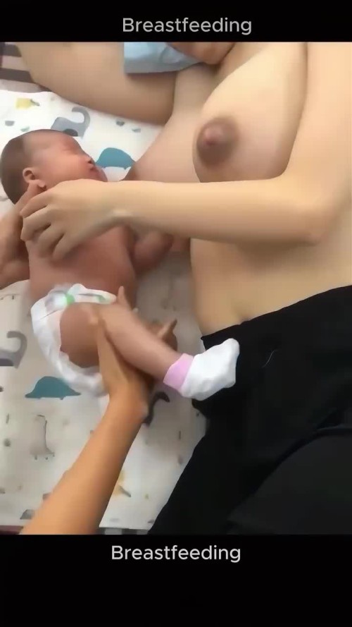 breastfeeding mother (43)